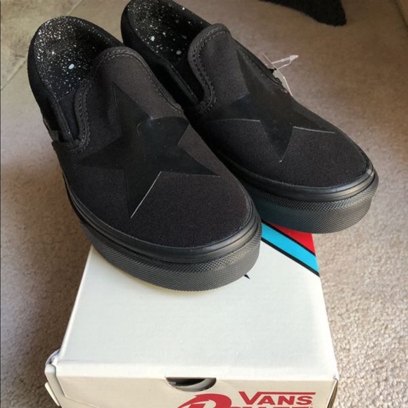 vans black star slip ons